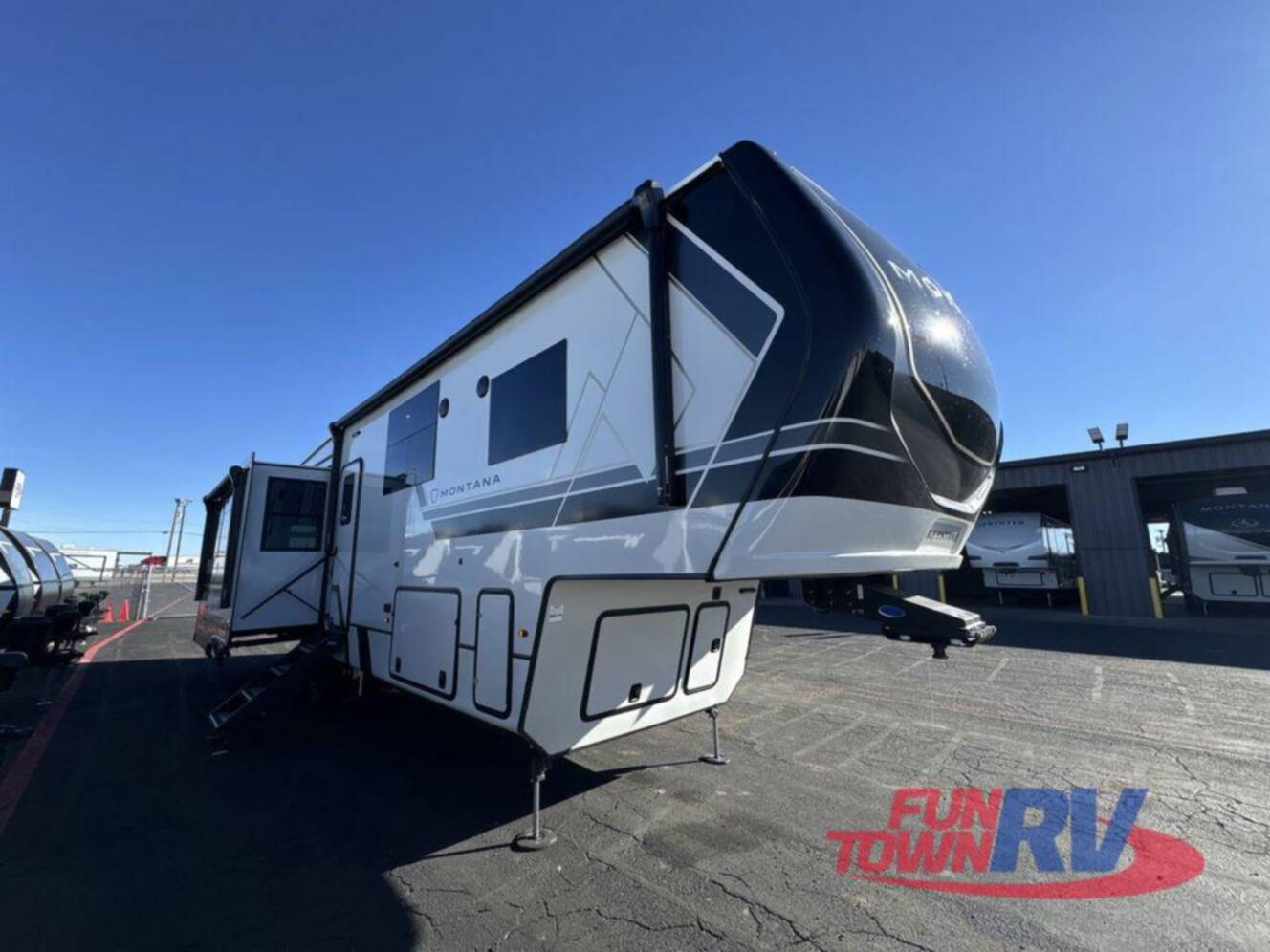 A photo of this 2026 Keystone Rv Montana 3231CK
