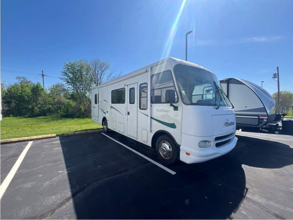 2002 Coachmen Rv Pathfinder 300QB in joplin MO
