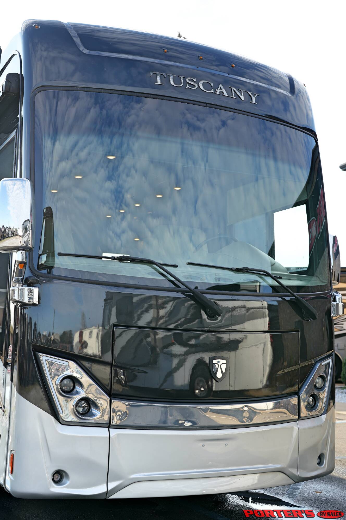 A photo of this 2018 Thor Motor Coach TUSCANY 40RT