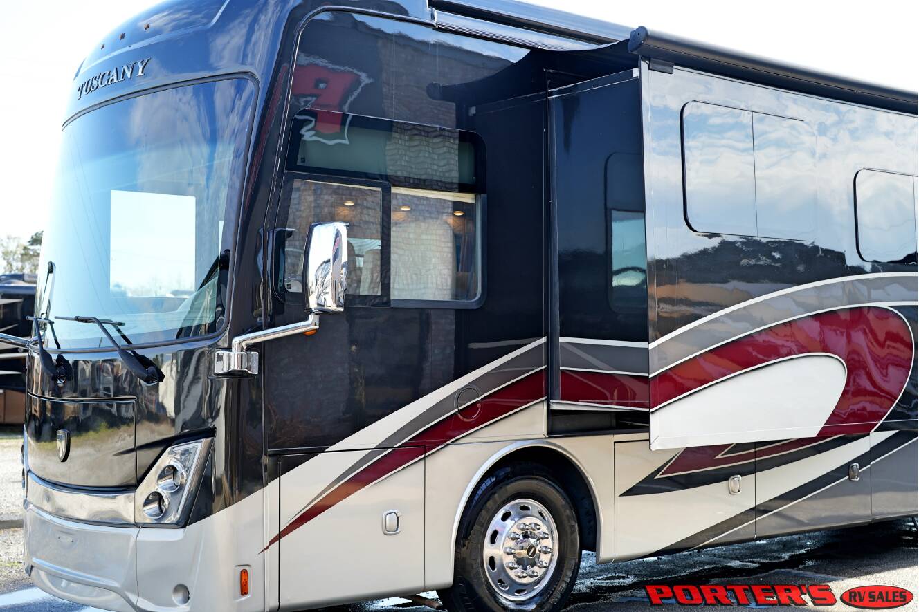 A photo of this 2018 Thor Motor Coach TUSCANY 40RT