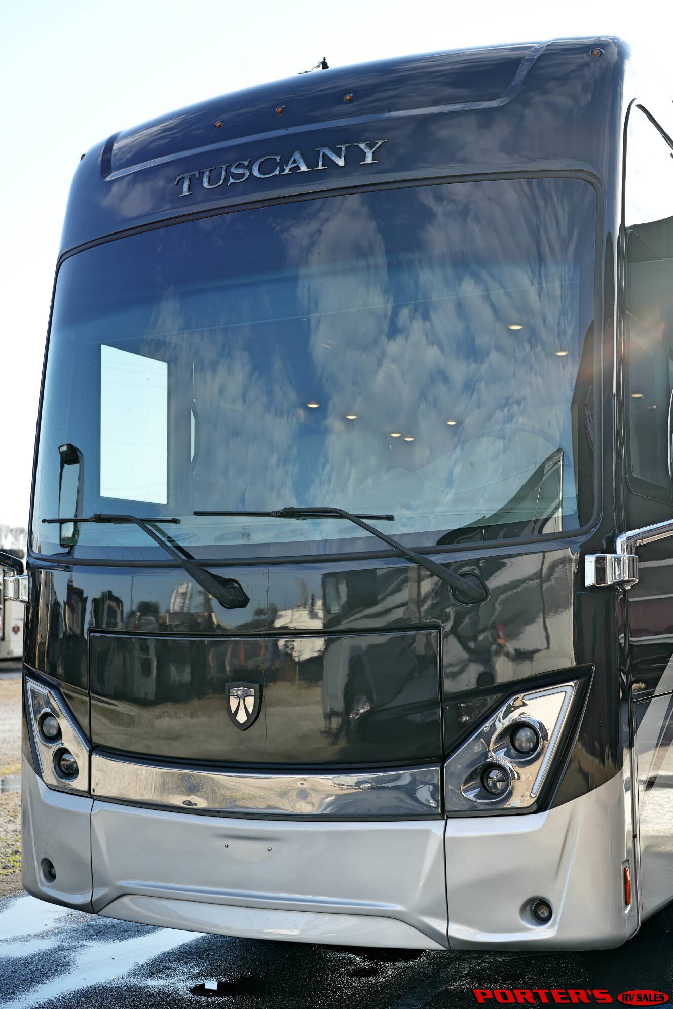 A photo of this 2018 Thor Motor Coach TUSCANY 40RT