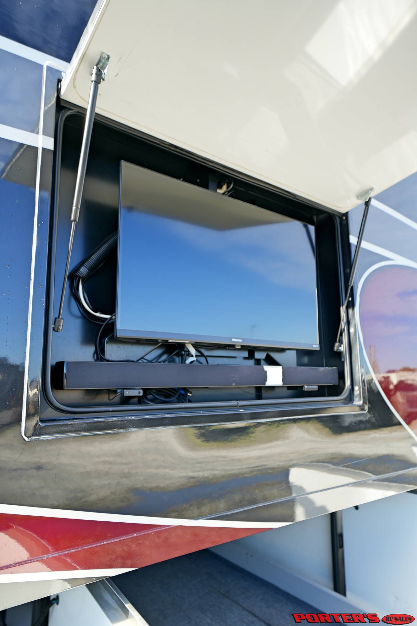 A photo of this 2018 Thor Motor Coach TUSCANY 40RT