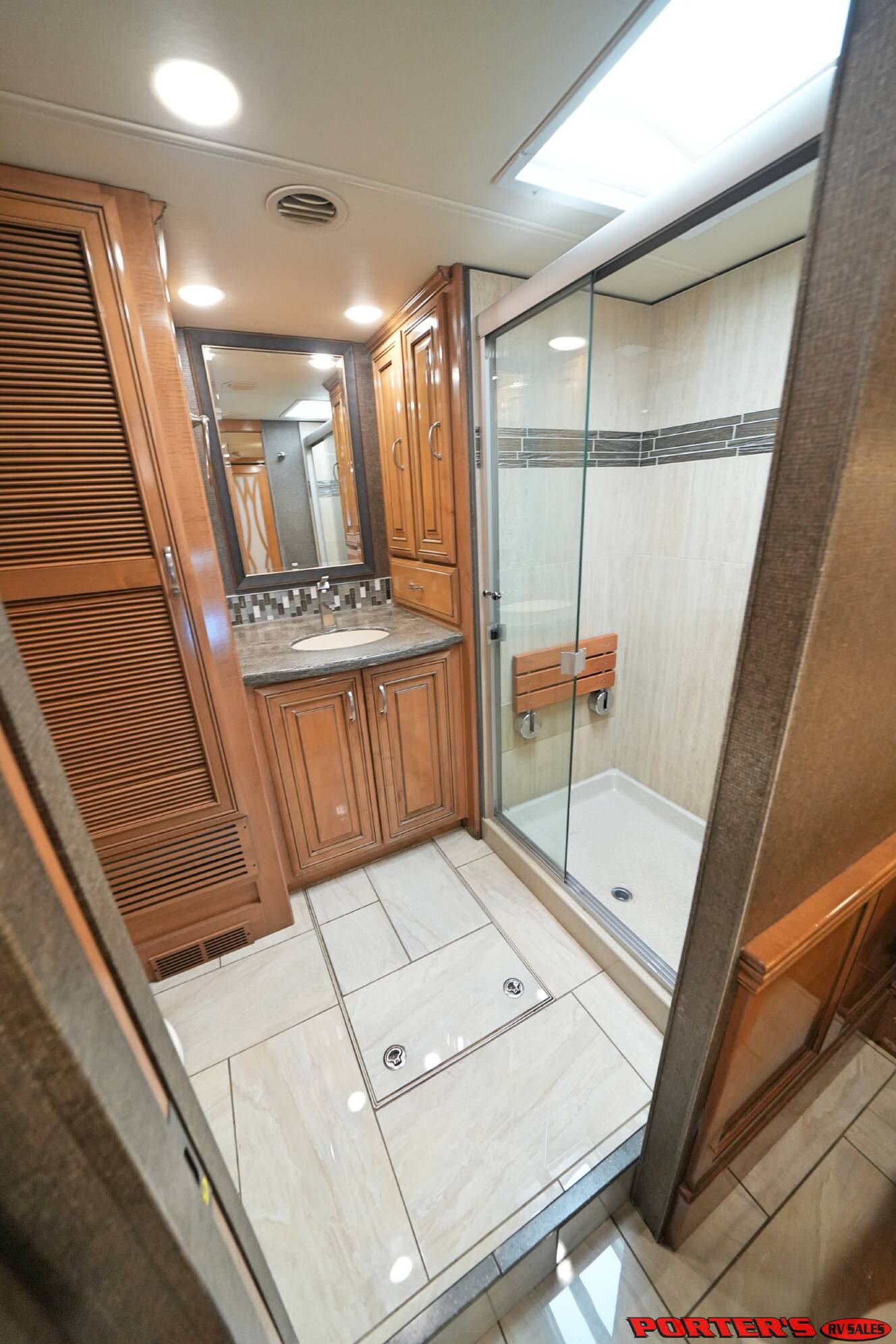 A photo of this 2018 Thor Motor Coach TUSCANY 40RT