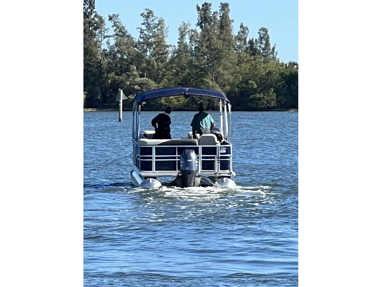 A photo of this 2023 Sylvan 820 Mirage Cruise
