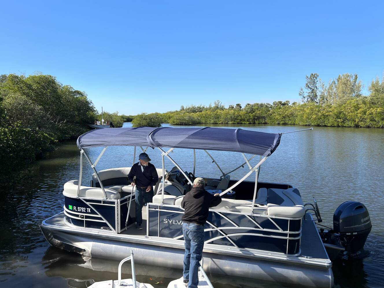 A photo of this 2023 Sylvan 820 Mirage Cruise