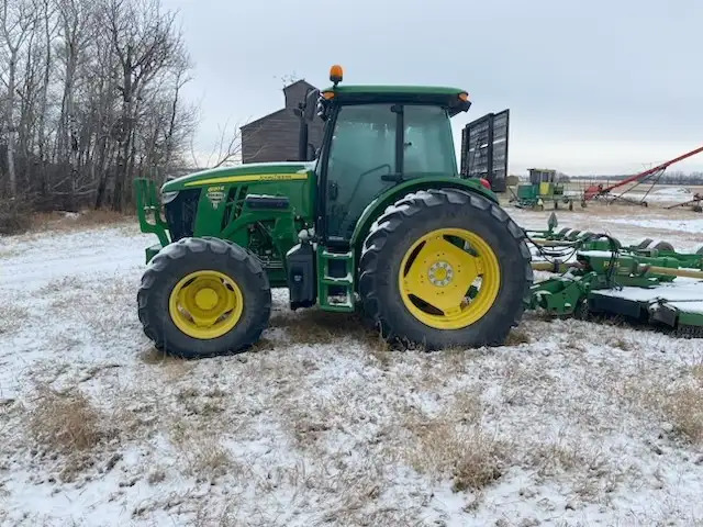 2019 JOHN DEERE 6120E in Saskatchewan Canada, CA