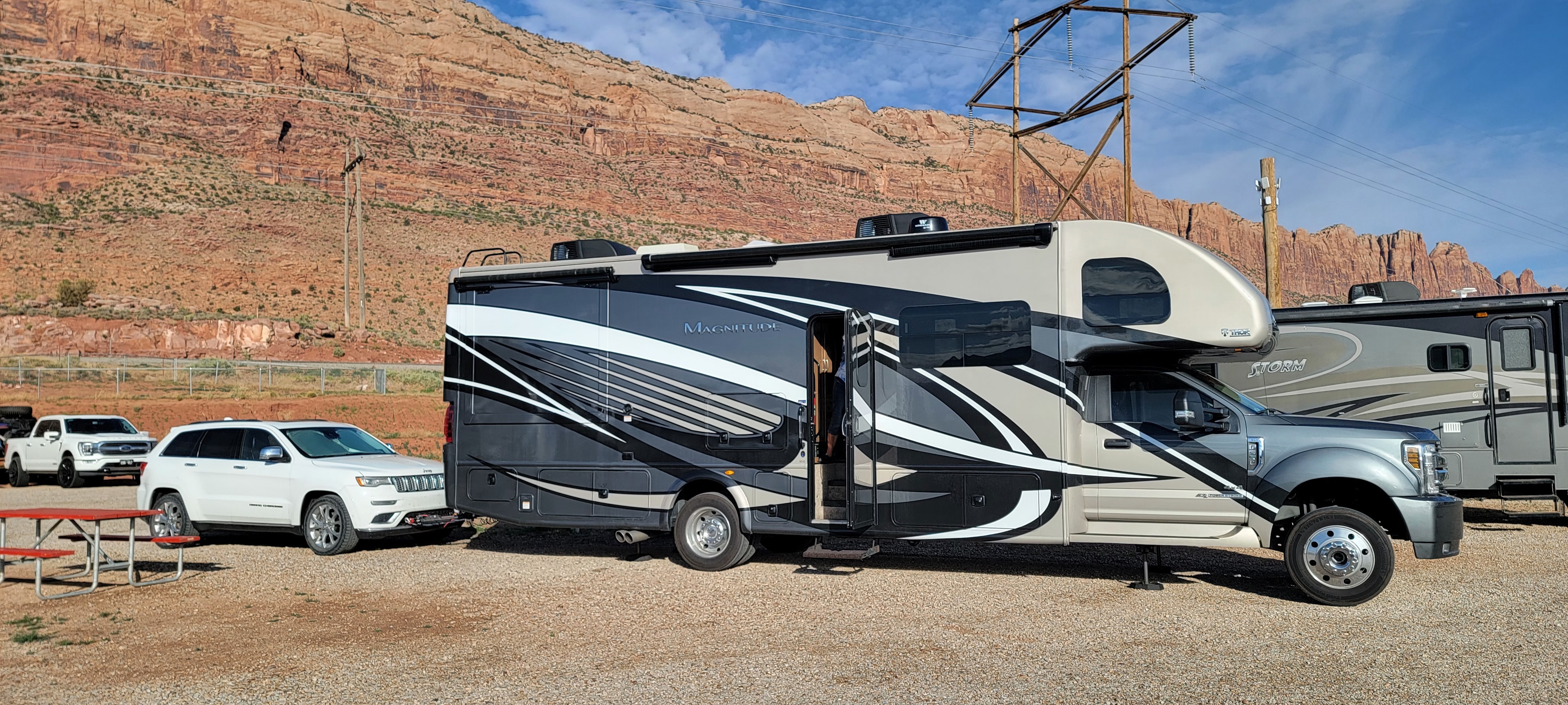 2020 Thor Motor Coach MAGNITUDE SUPER C XG32 in truckee CA