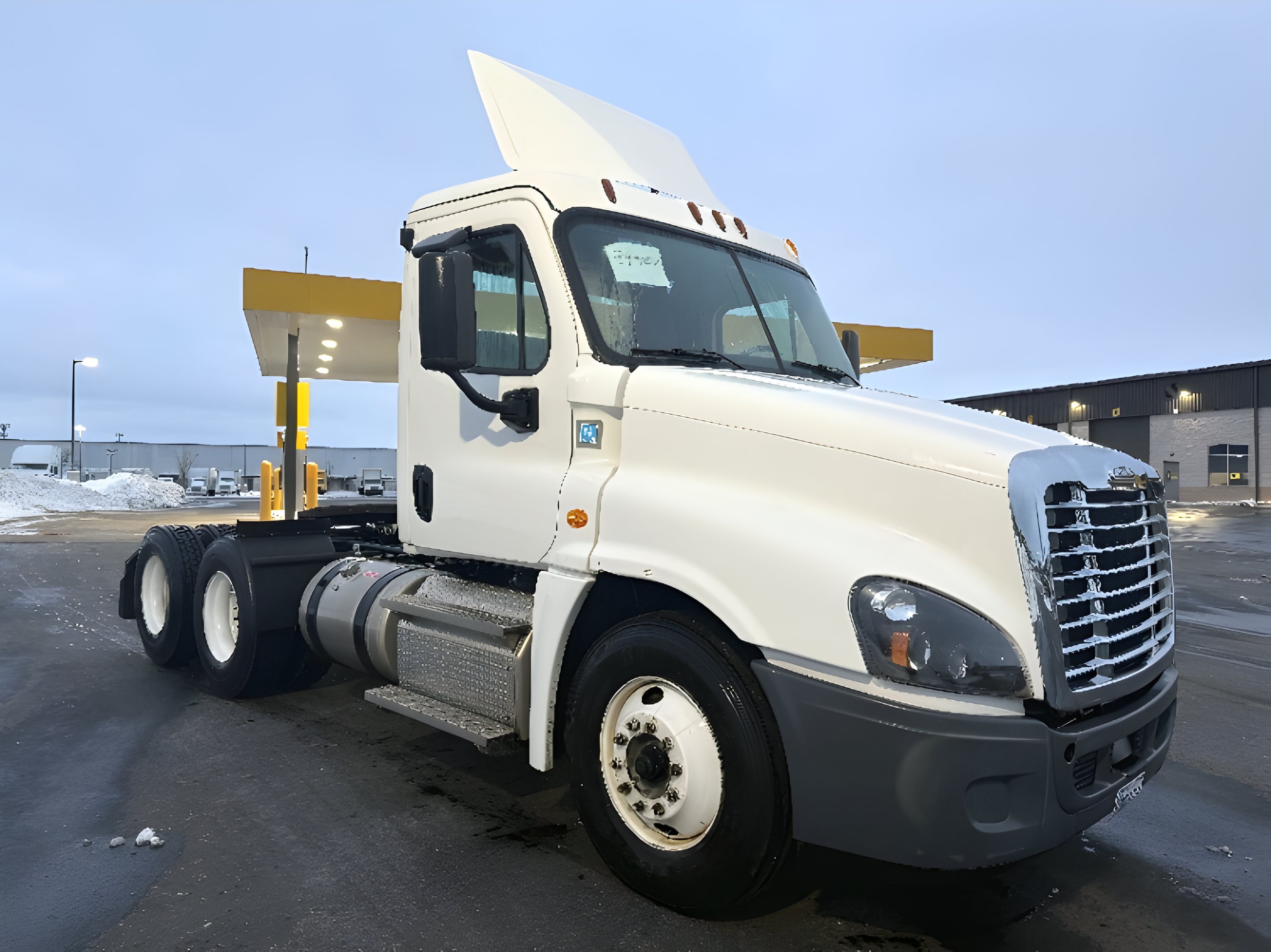2020 FREIGHTLINER CASCADIA 125 in Madison, WI