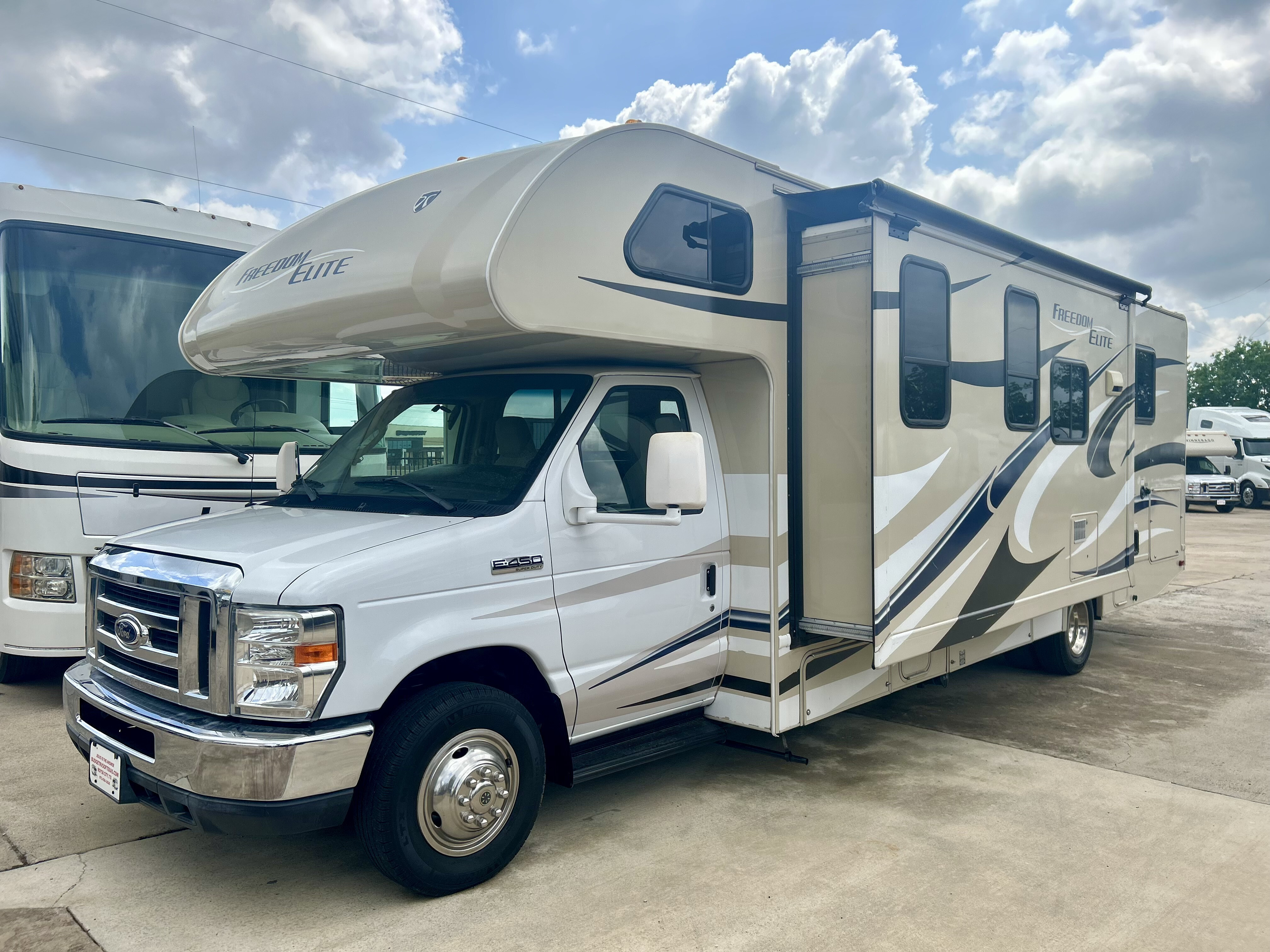 2015 Thor Motor Coach Freedom Elite 28H RVs For Sale - RV Trader