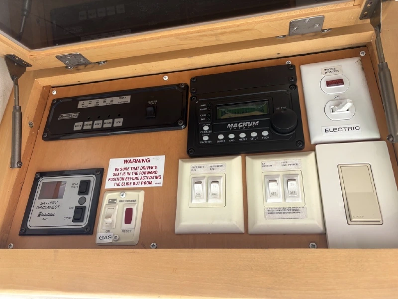 2003 NEWMAR DUTCHSTAR 4005
