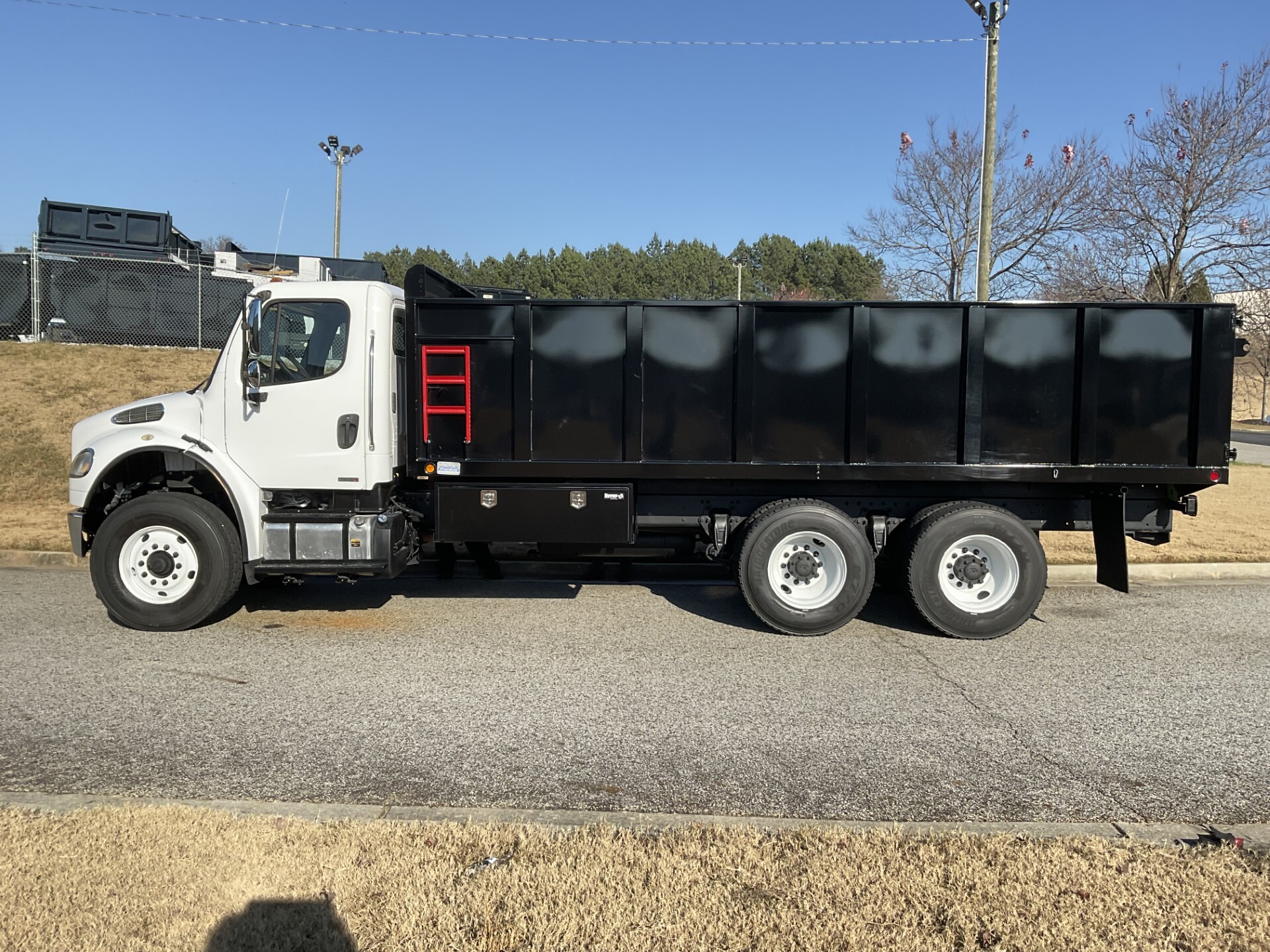 2016 FREIGHTLINER BUSINESS CLASS M2 106 in Winder, GA