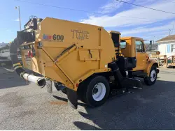 2001 INTERNATIONAL 4000