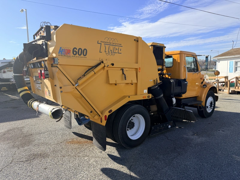 2001 INTERNATIONAL 4000