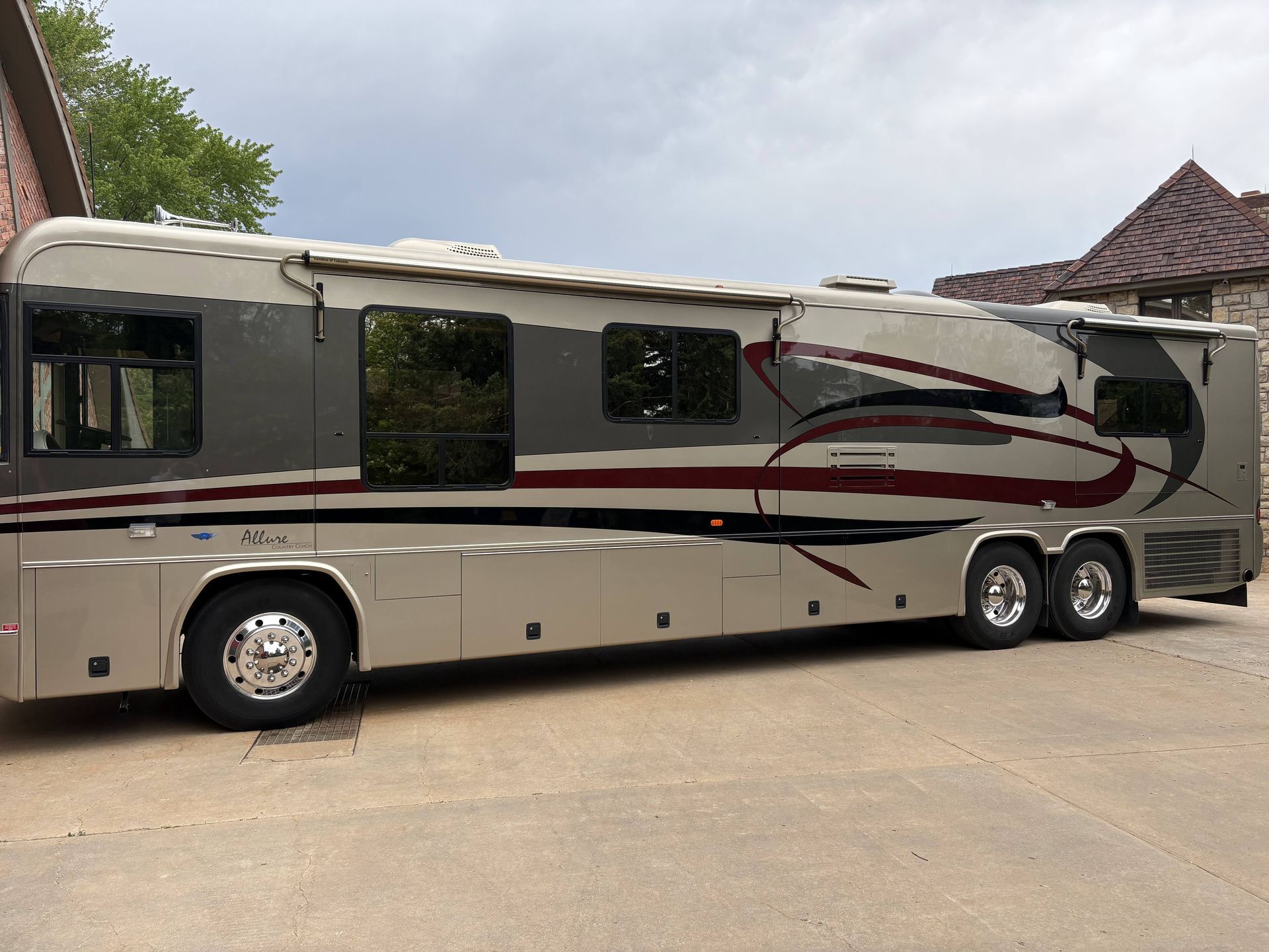 2003 Country Coach ALLURE SPECIAL EDITION in south hutchinson KS