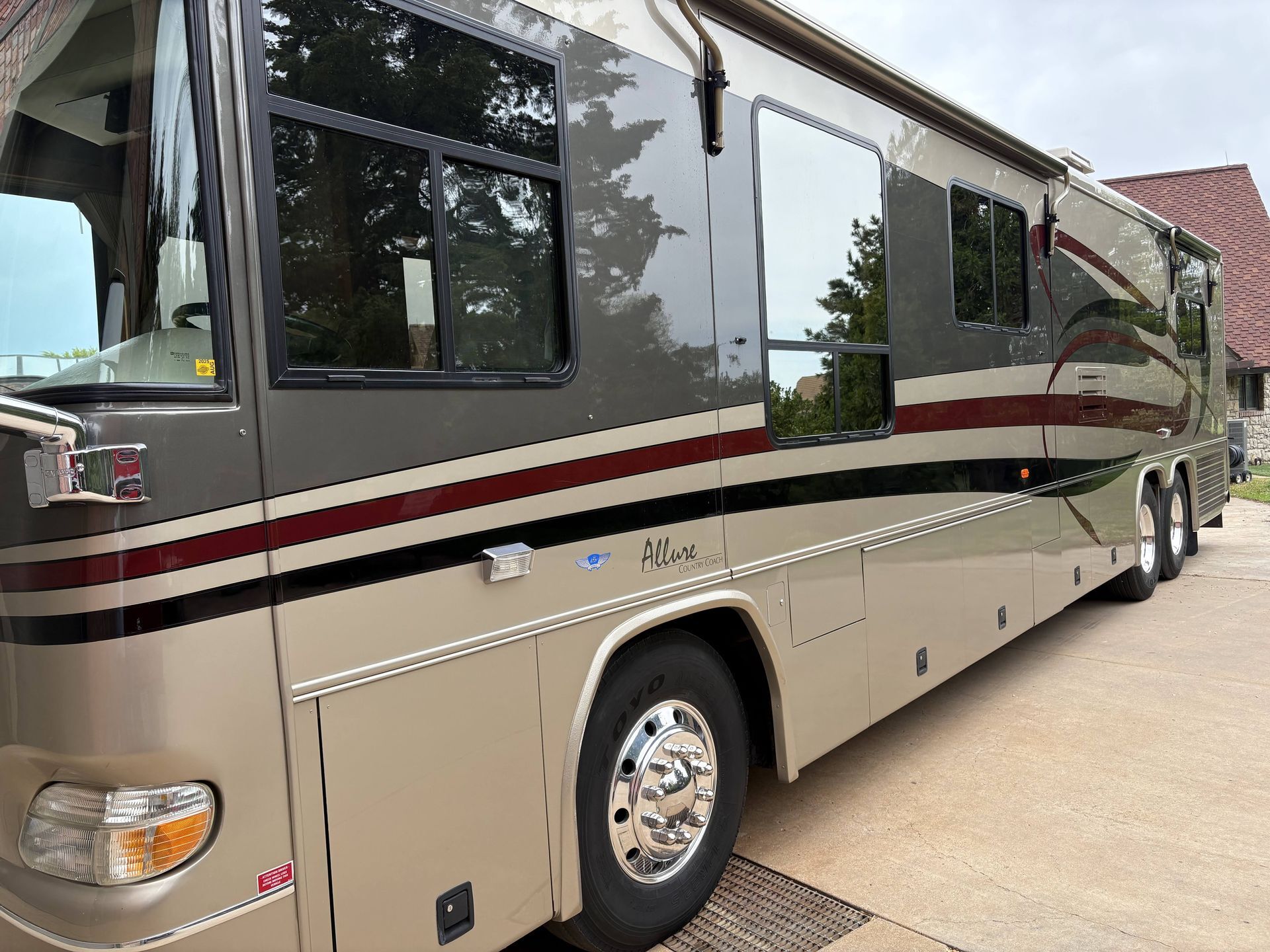 2003 Country Coach ALLURE SPECIAL EDITION in south hutchinson KS