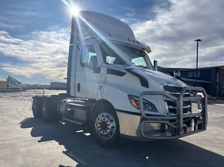 2021 FREIGHTLINER CASCADIA 116 in Aurora, CO