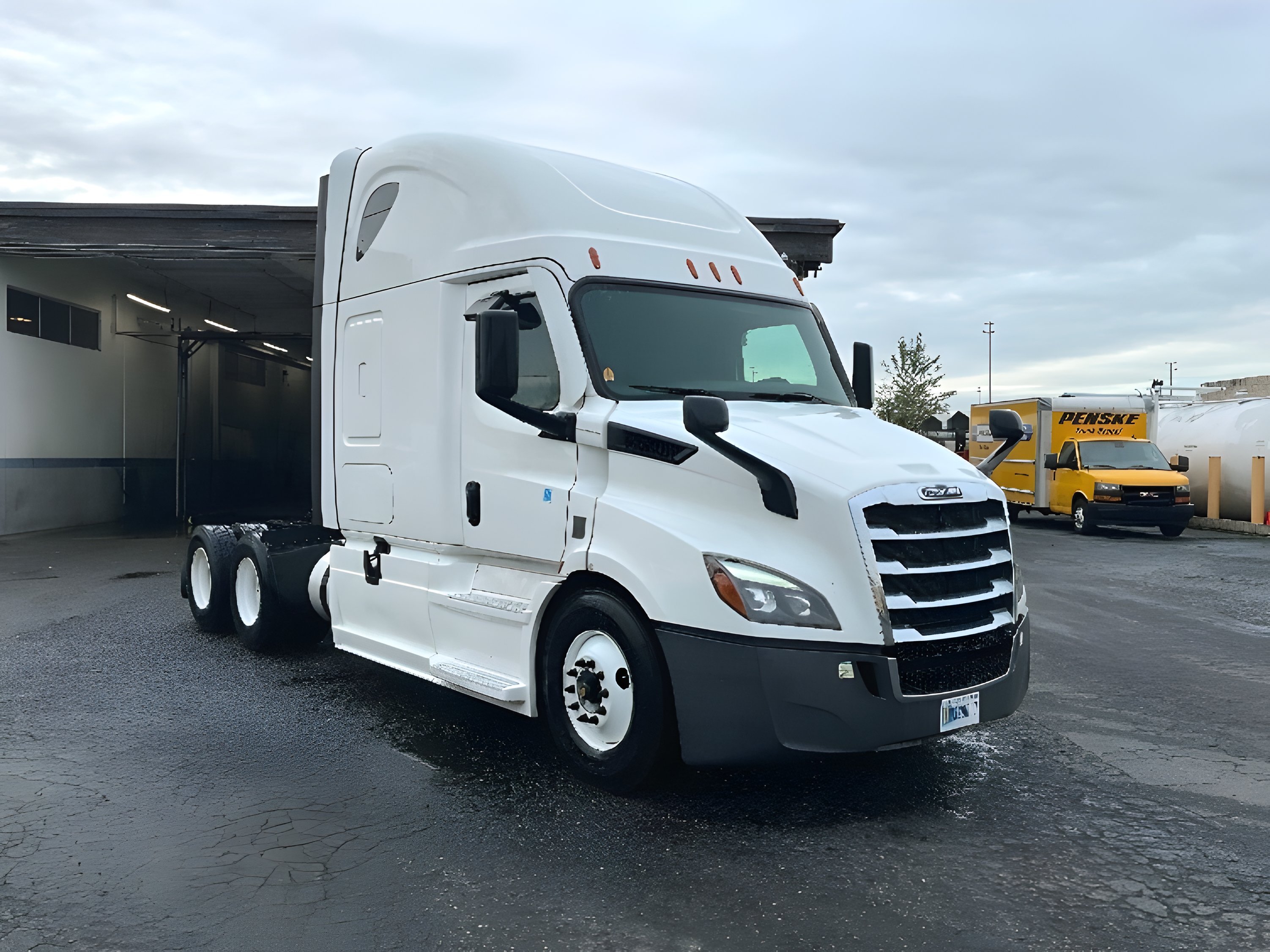 2023 FREIGHTLINER CASCADIA 116 in Lacey, WA