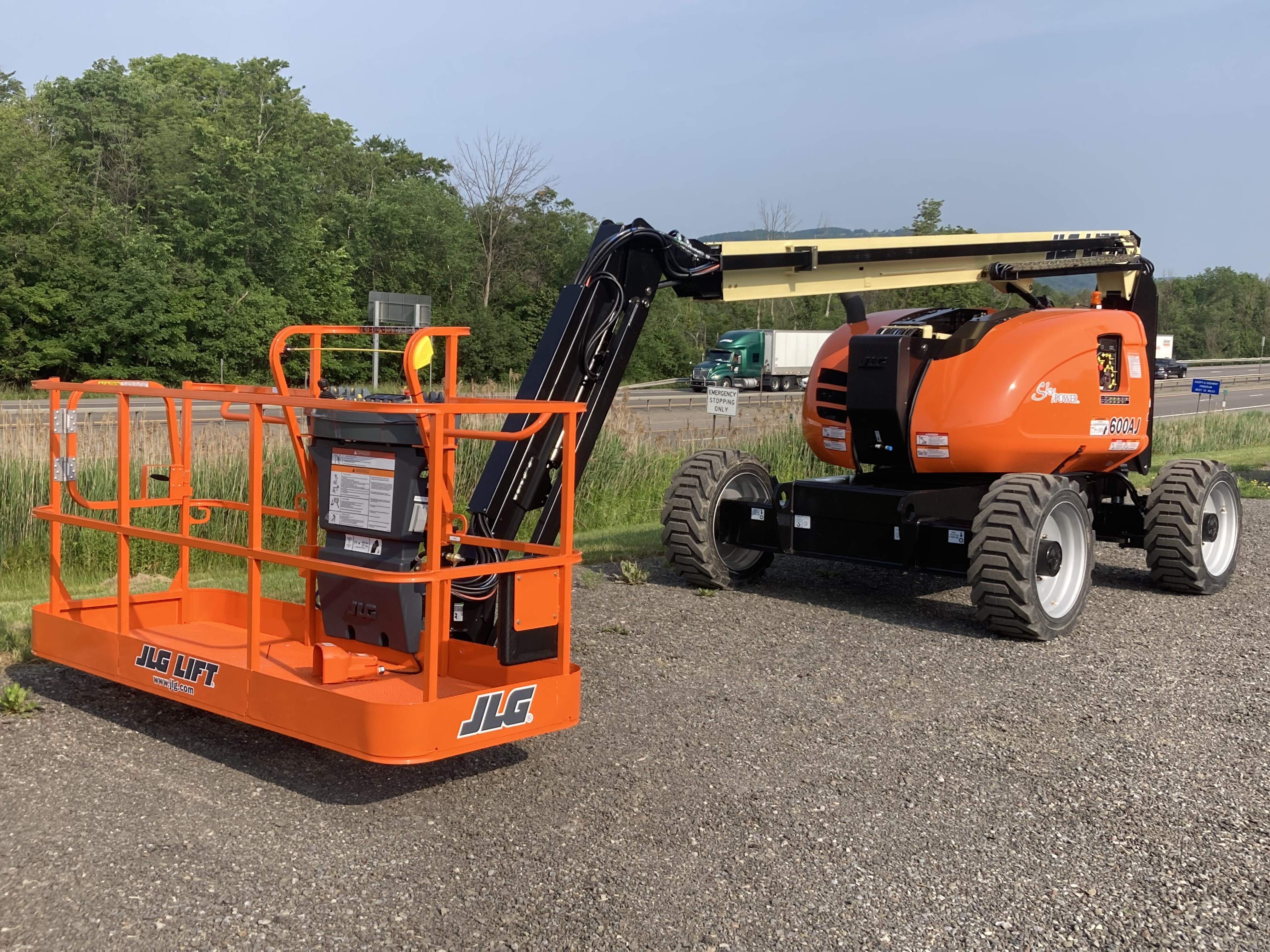 2025 JLG 600AJ in Tully, NY