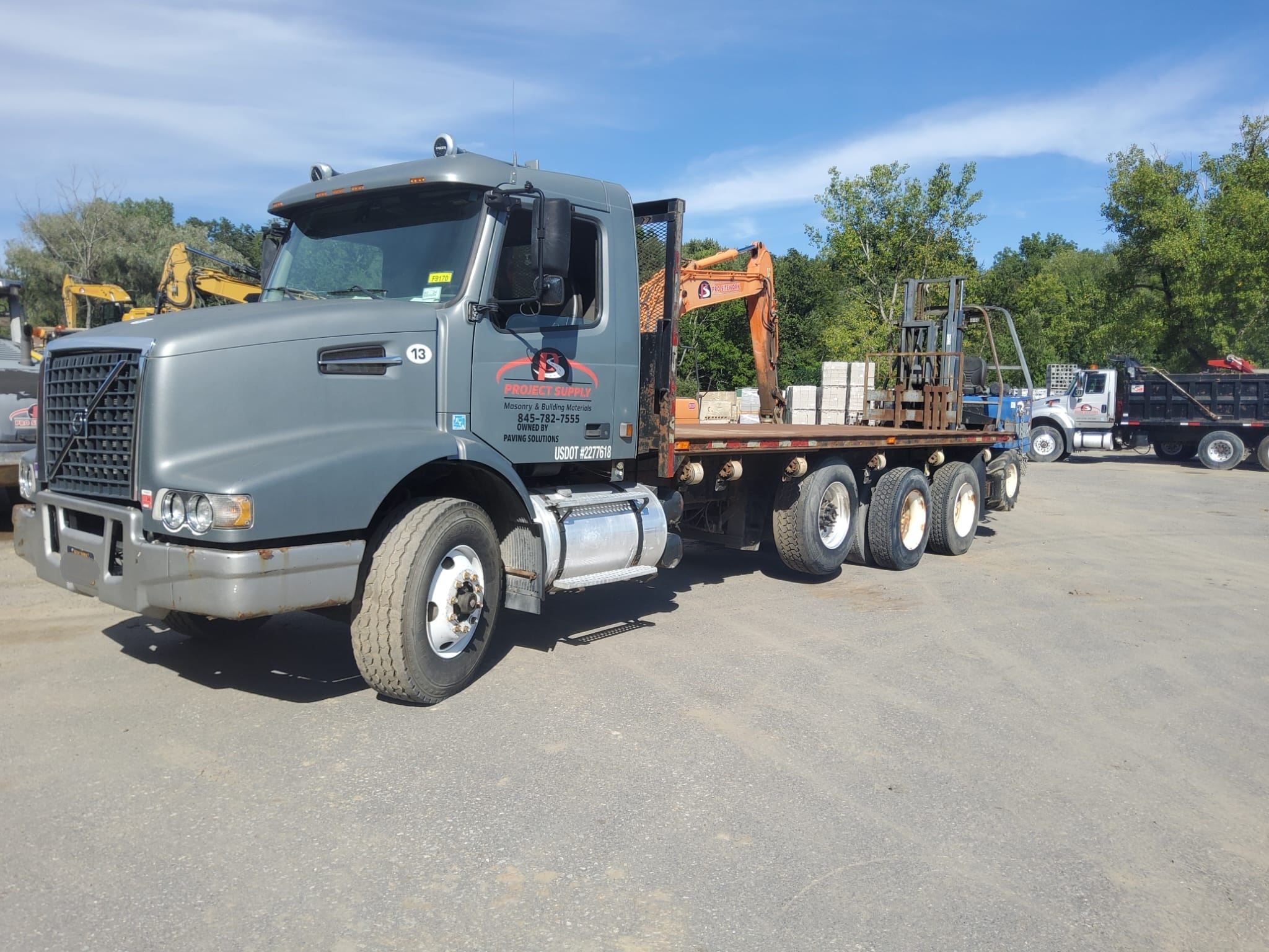 2004 VOLVO VHD in Monticello, NY