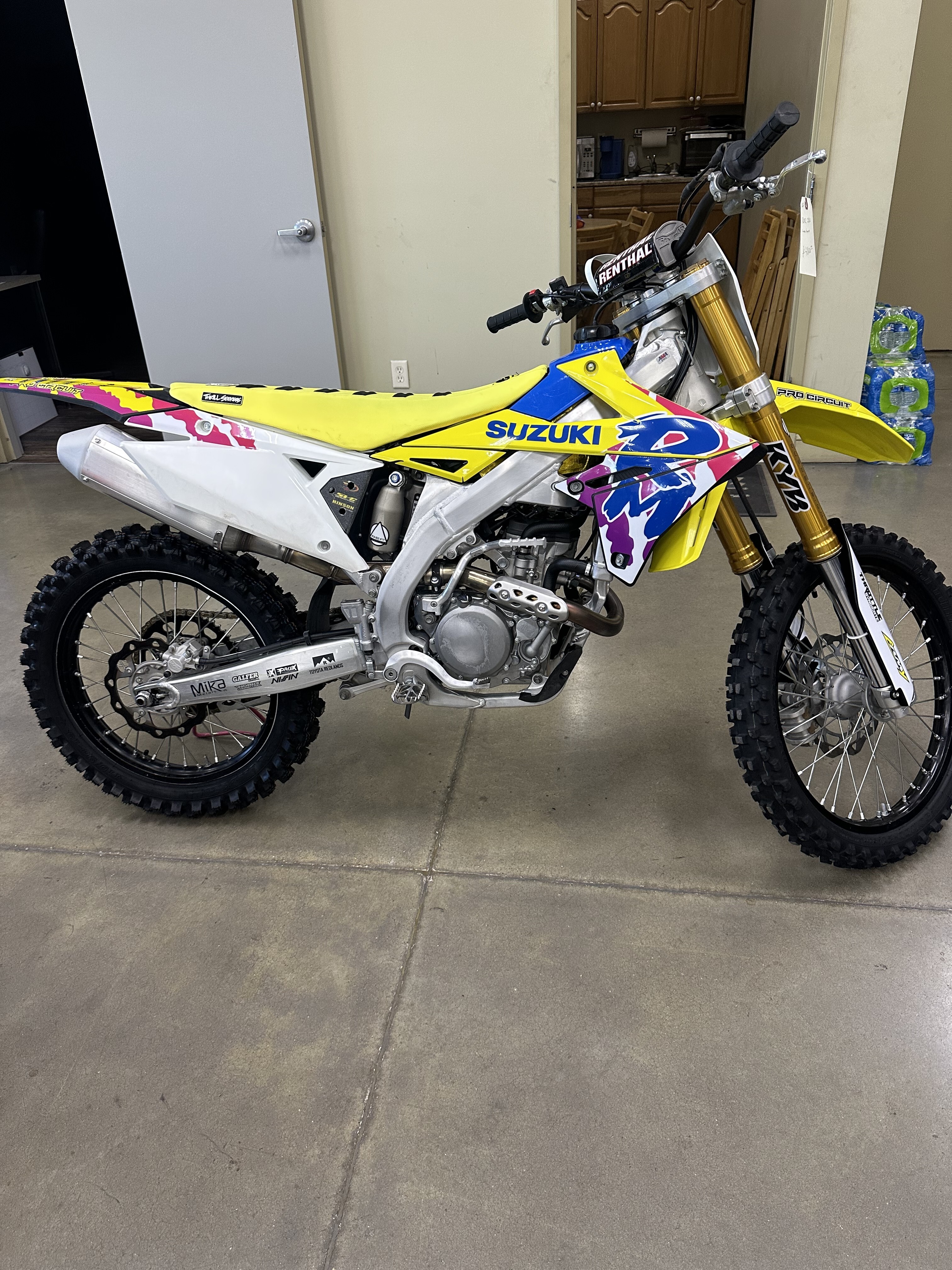 6941c54452de261f8d5177f7.jpg?