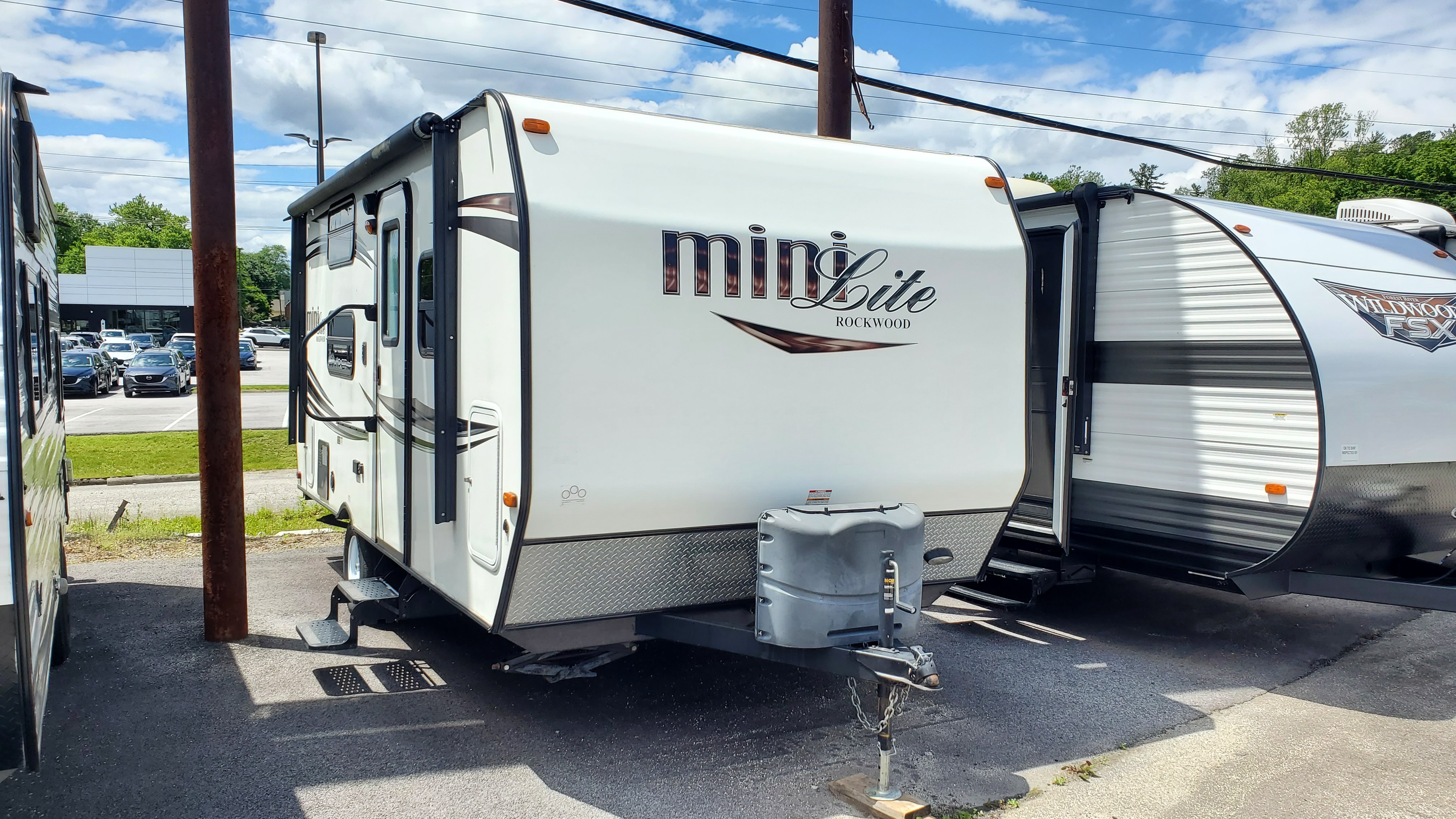 2016 Forest River ROCKWOOD MINI LITE 1905 in york PA
