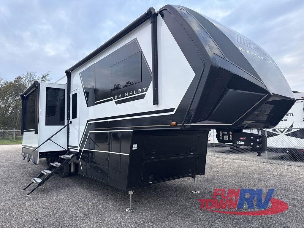 2026 Brinkley Model G 3520 Fifth Wheel Toy Hauler RV
