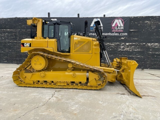 2015 CATERPILLAR D6T LGP in Sutherlin, VA