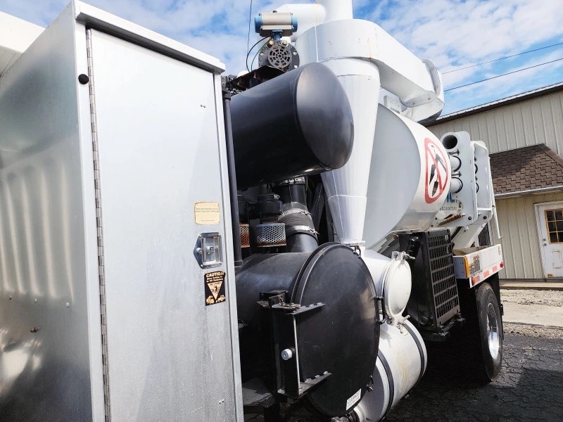 2014 FREIGHTLINER 108 SD w/VACTOR Mfg. HXX Prodigy® HYDRO & DRY VACUUM EXCAVATOR 