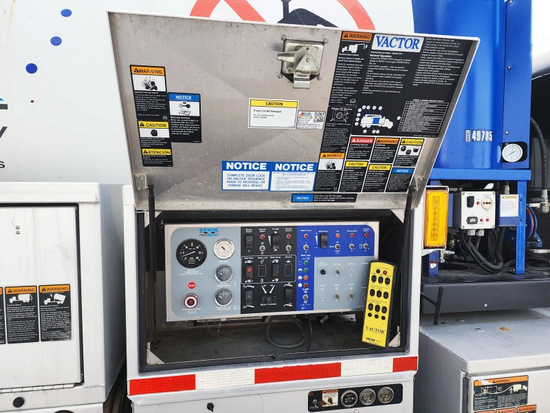 2014 FREIGHTLINER 108 SD w/VACTOR Mfg. HXX Prodigy® HYDRO & DRY VACUUM EXCAVATOR 