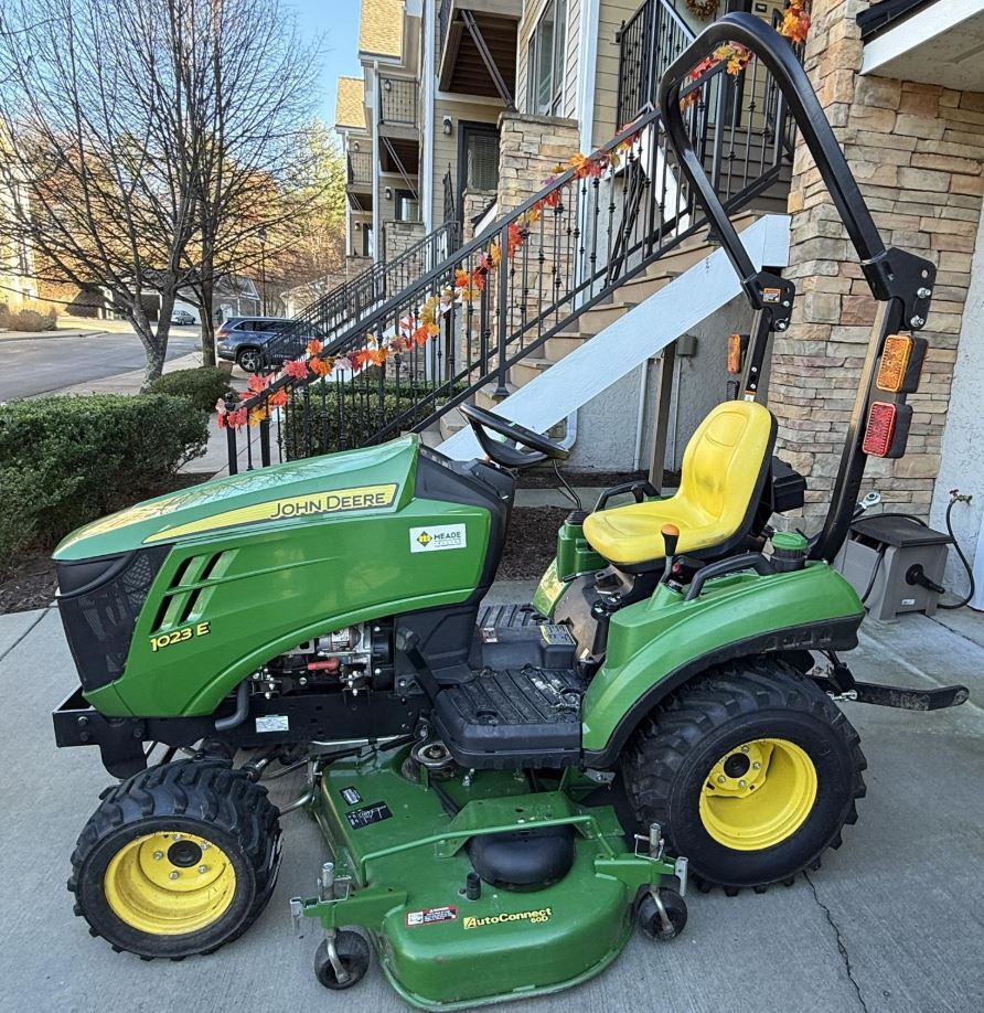 2020 JOHN DEERE 1023E in Asheville, NC