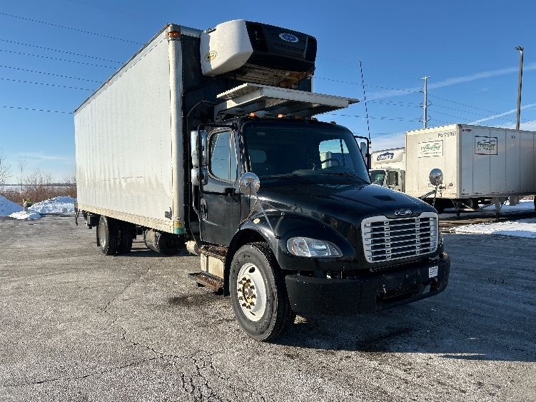 2015 FREIGHTLINER BUSINESS CLASS M2 106 in North Liberty, IA