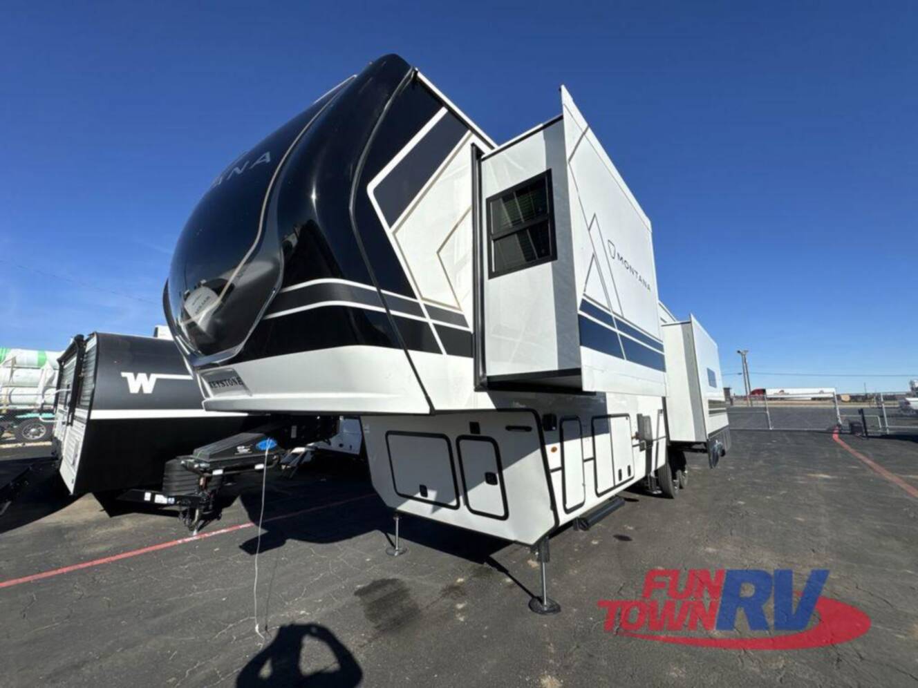 A photo of this 2026 Keystone Rv Montana 3231CK