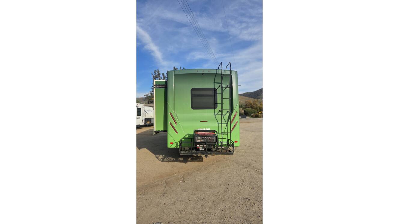 A photo of this 2018 Thor Motor Coach HURRICANE 29M