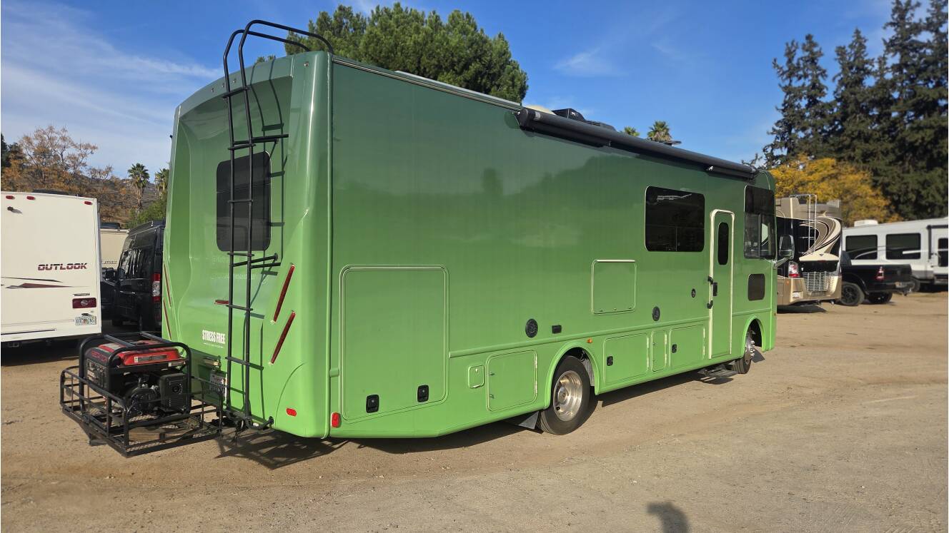 A photo of this 2018 Thor Motor Coach HURRICANE 29M