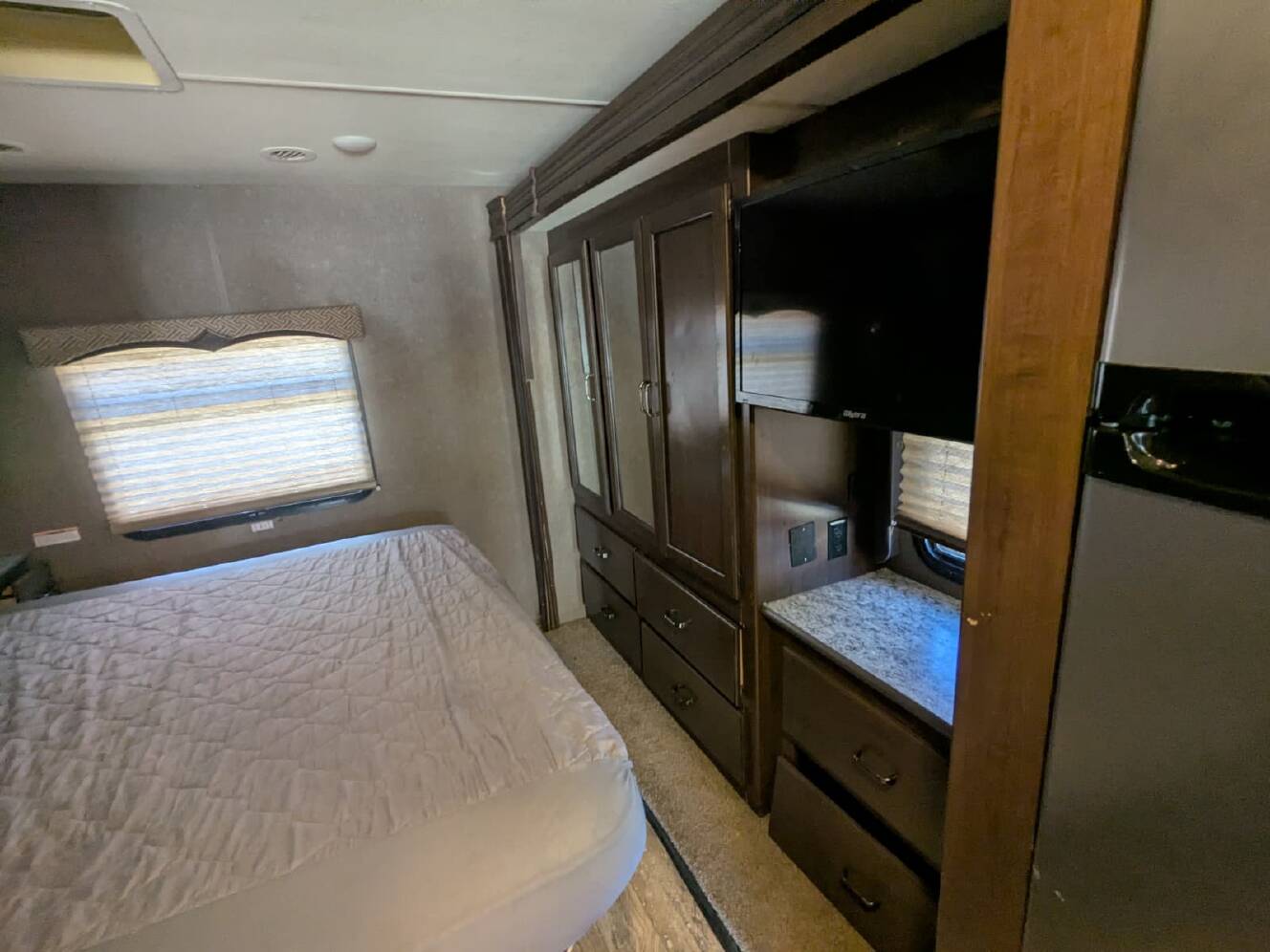 A photo of this 2018 Thor Motor Coach HURRICANE 29M