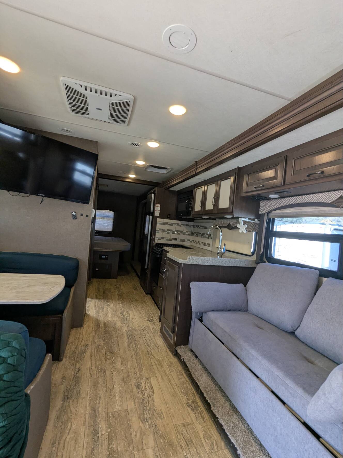 A photo of this 2018 Thor Motor Coach HURRICANE 29M