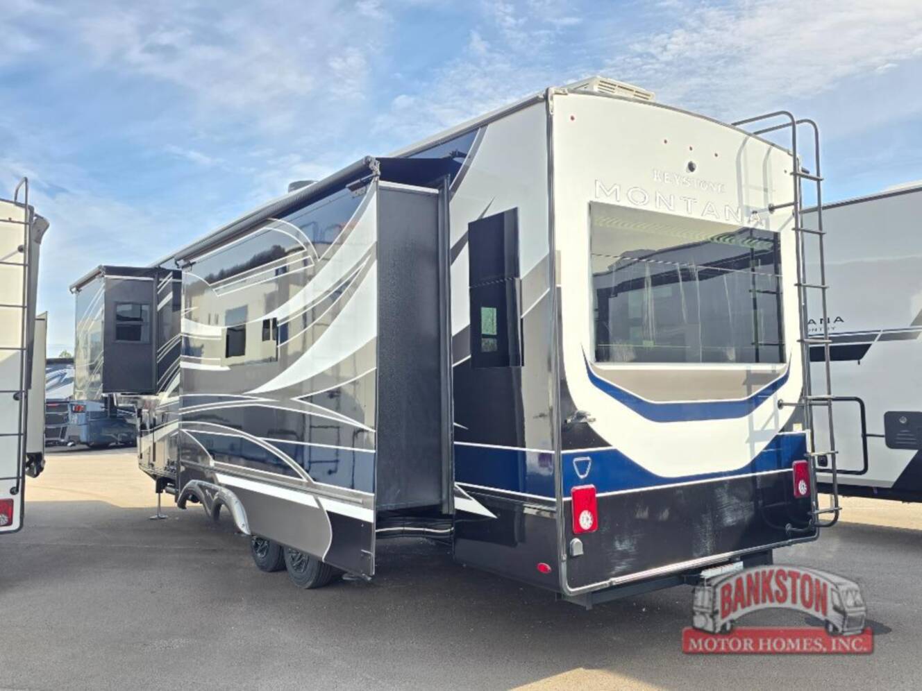 A photo of this 2026 Keystone Rv Montana 3231CK