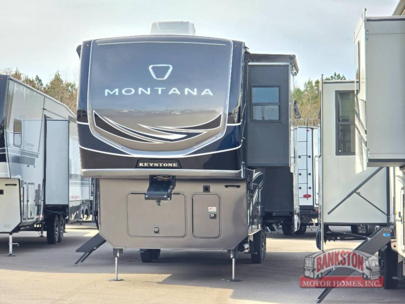 A photo of this 2026 Keystone Rv Montana 3231CK