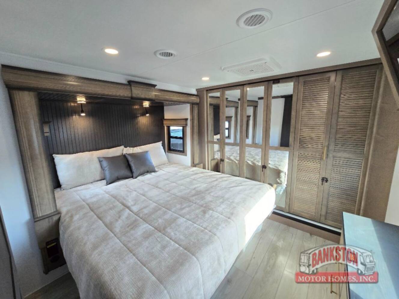 A photo of this 2026 Keystone Rv Montana 3231CK