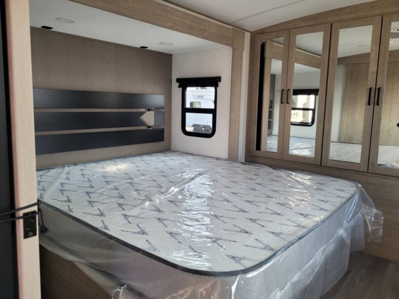 A photo of this 2026 Grand Design Imagine 2700BS