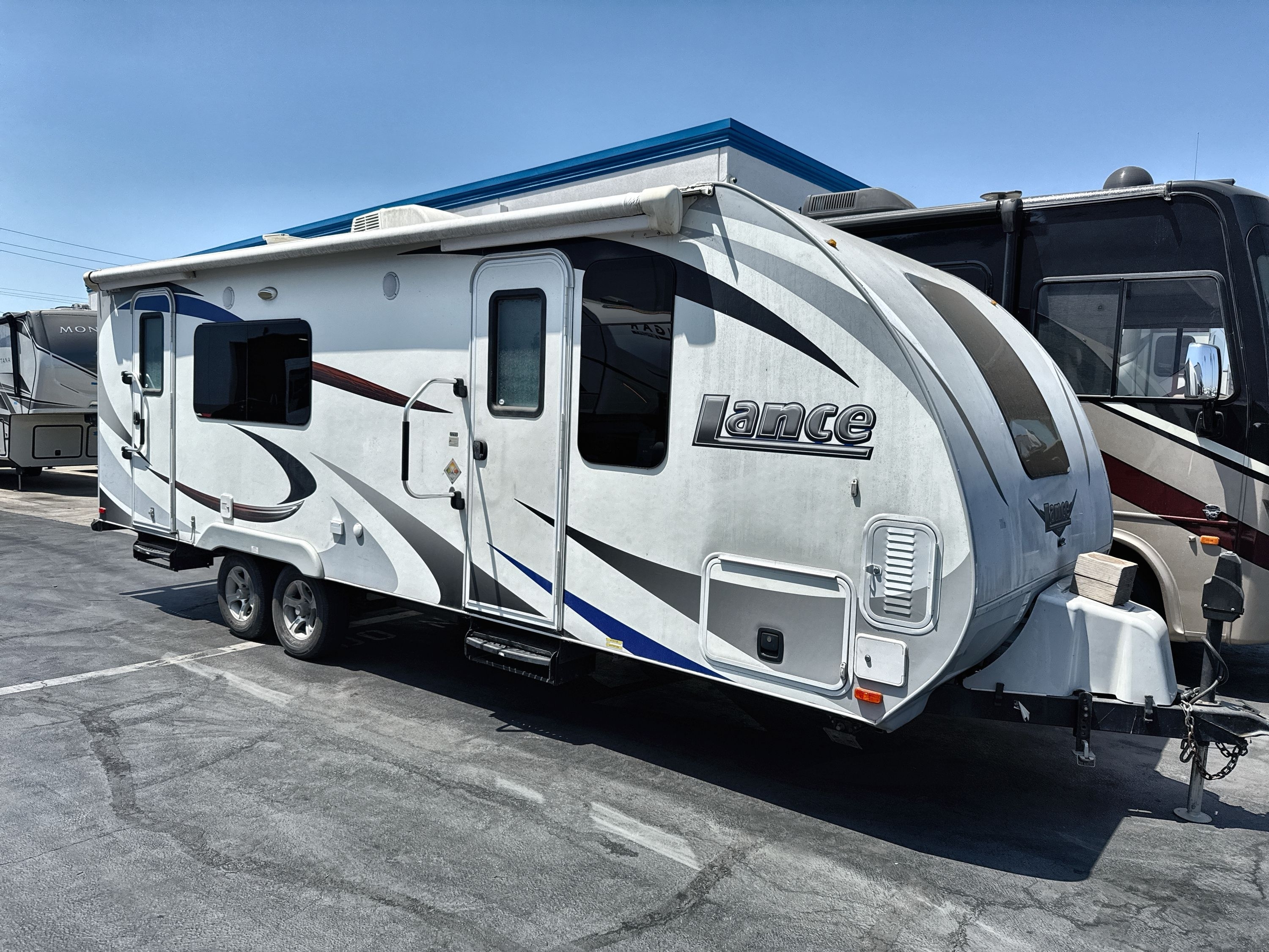 Lance 2285 For Sale