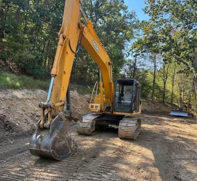 2007 DEERE 160C LC in South Shore, KY