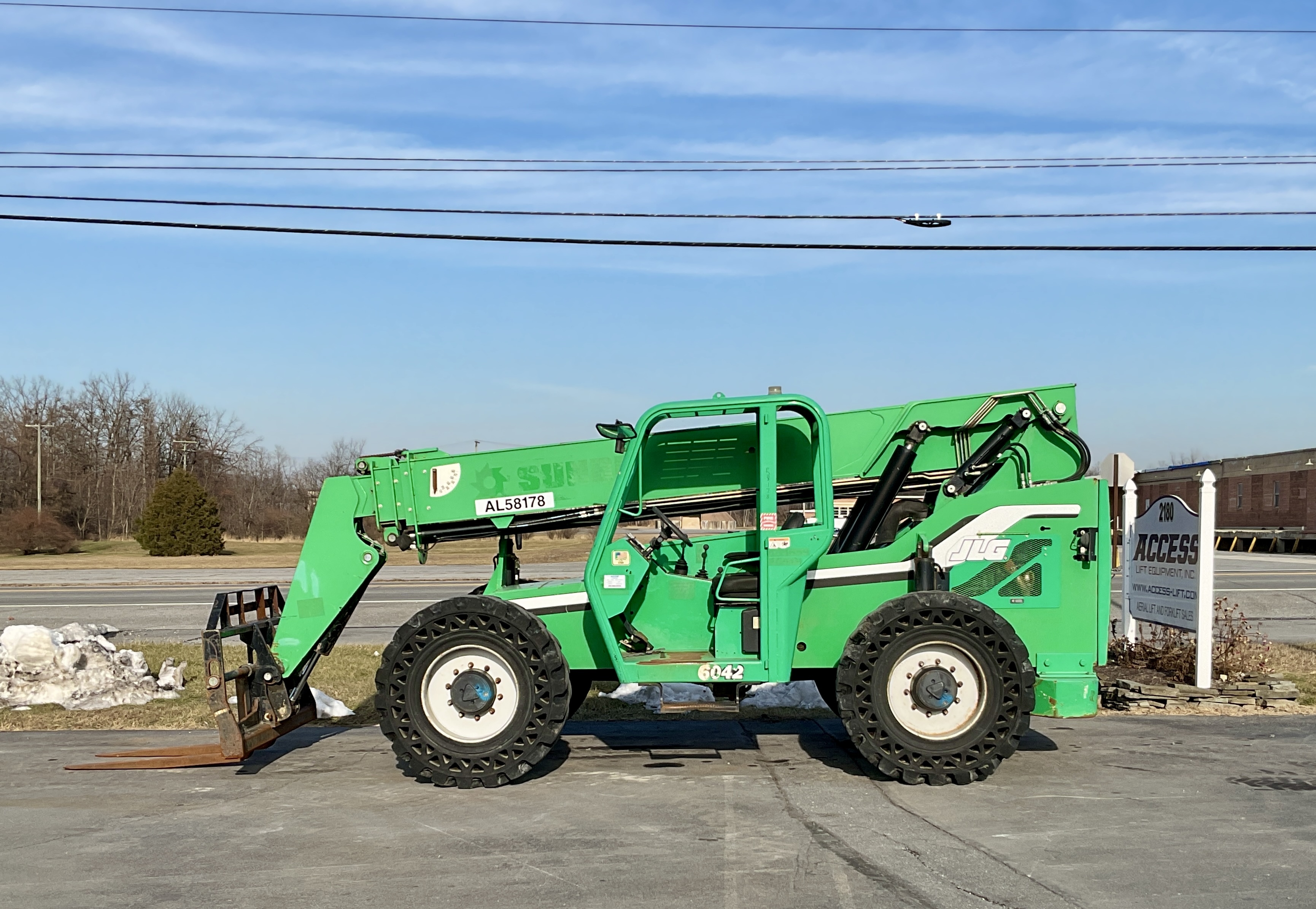 2014 SKYTRAK 6042 in Chambersburg, PA