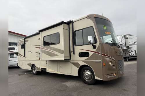 2016 Winnebago SUNSTAR LX 30T in findlay OH