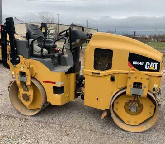 2017 Caterpillar Lift Trucks CB34B in Bristol, PA