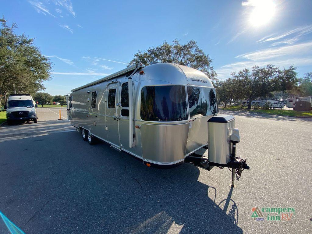 2017 Airstream Classic 30RB in seffner FL