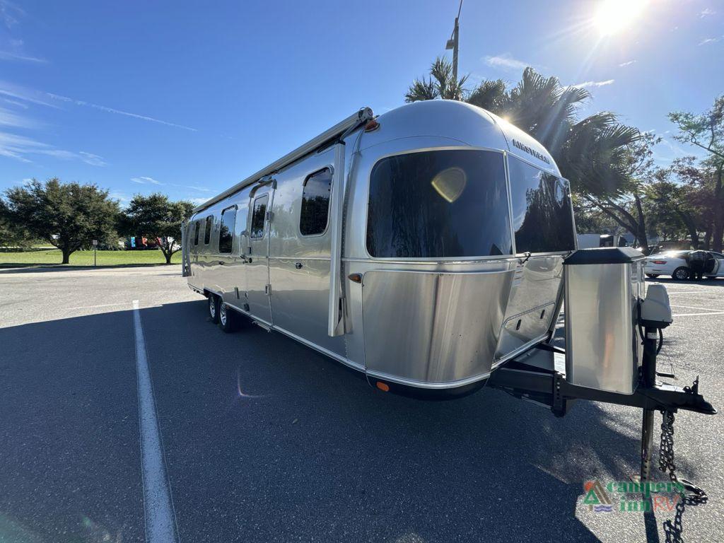 2019 Airstream Classic 33RB in seffner FL