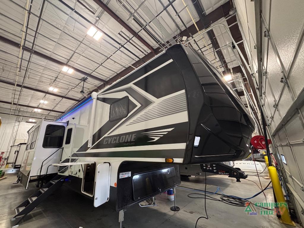 2026 Heartland Cyclone 3914 in wilmington OH