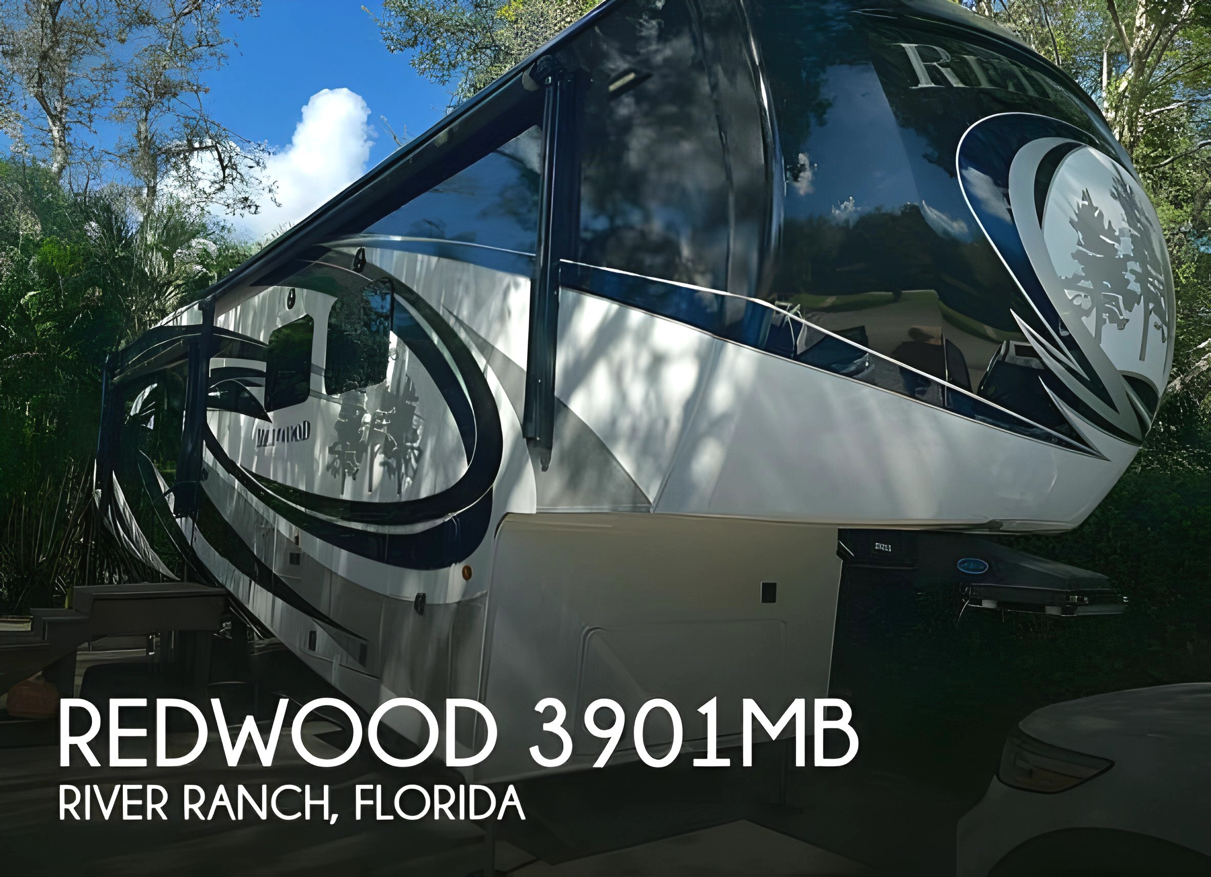 2019 Crossroads Redwood 3901MB RV