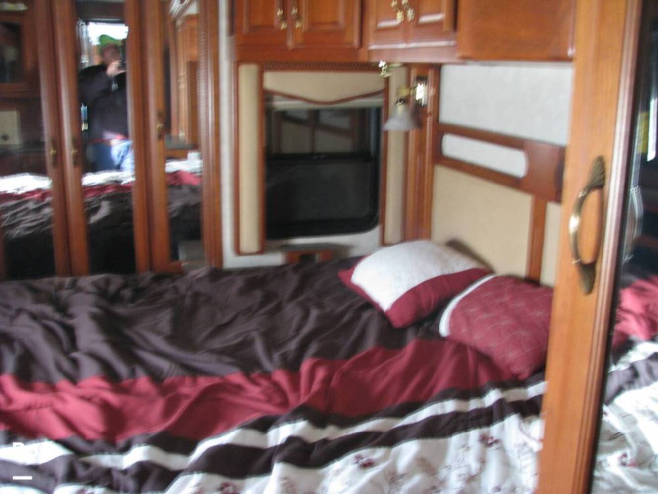 A photo of this 2007 American Coach American Tradition 42R